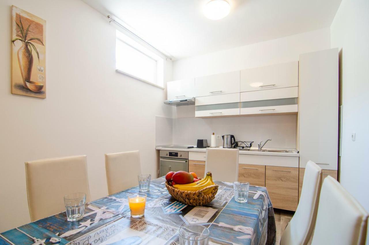 Apartment Sara 2 Bol