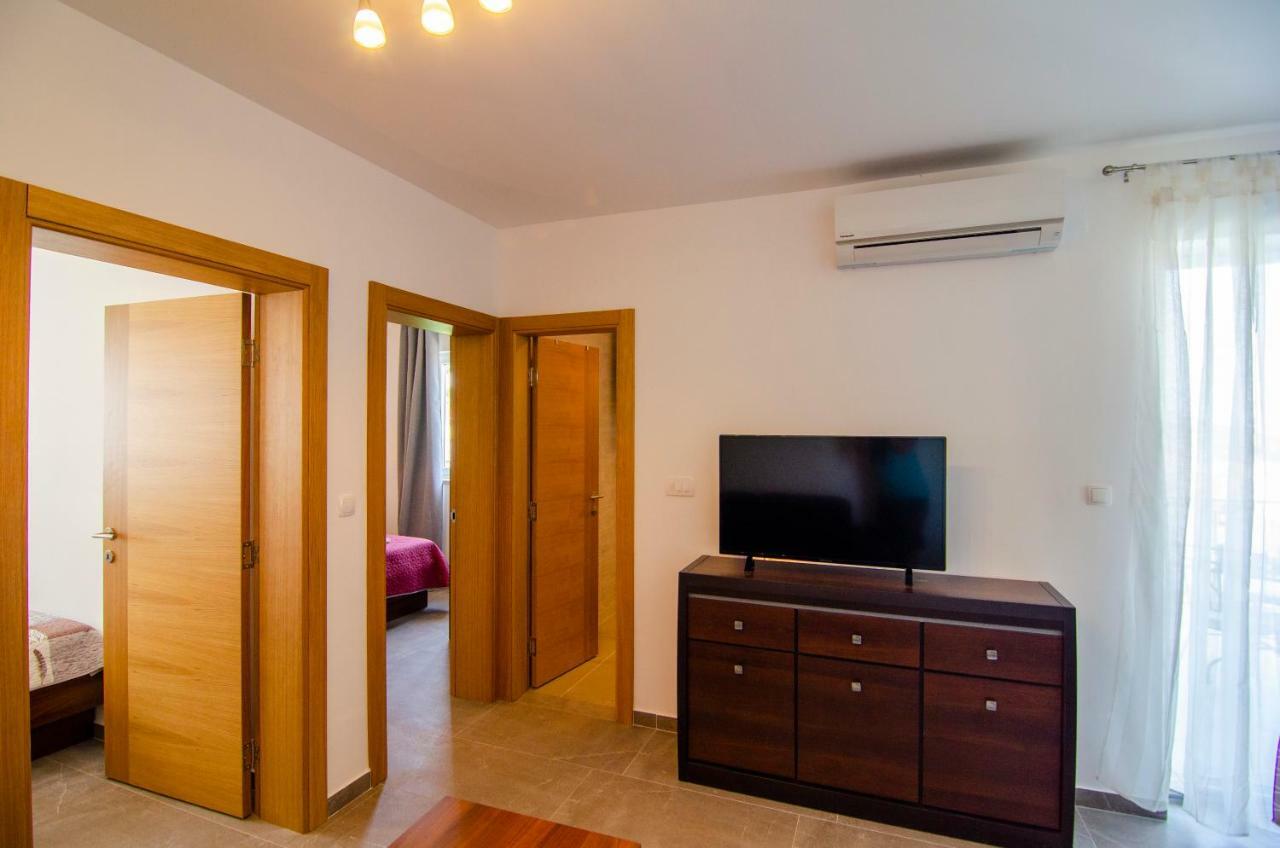 Apartment Sara 2 *