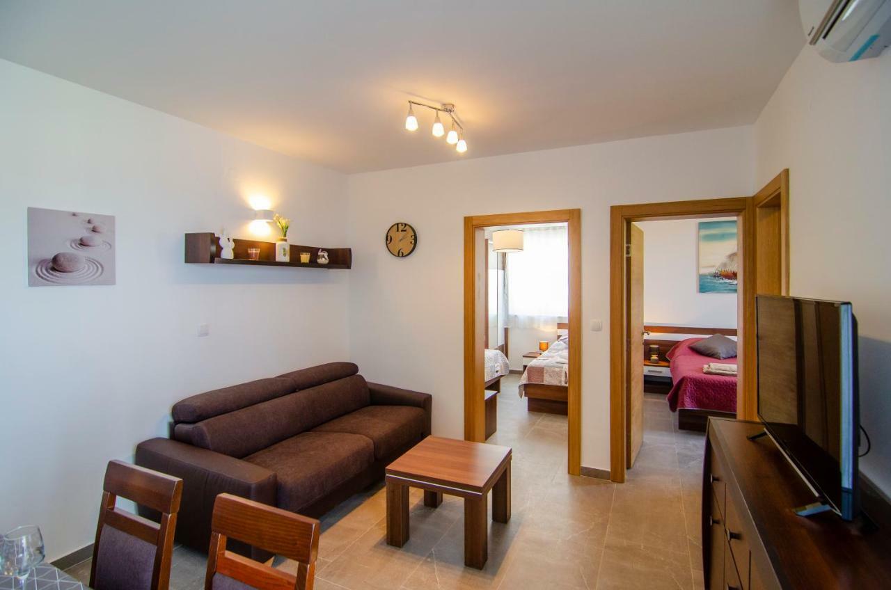 Apartment Sara 2 Bol