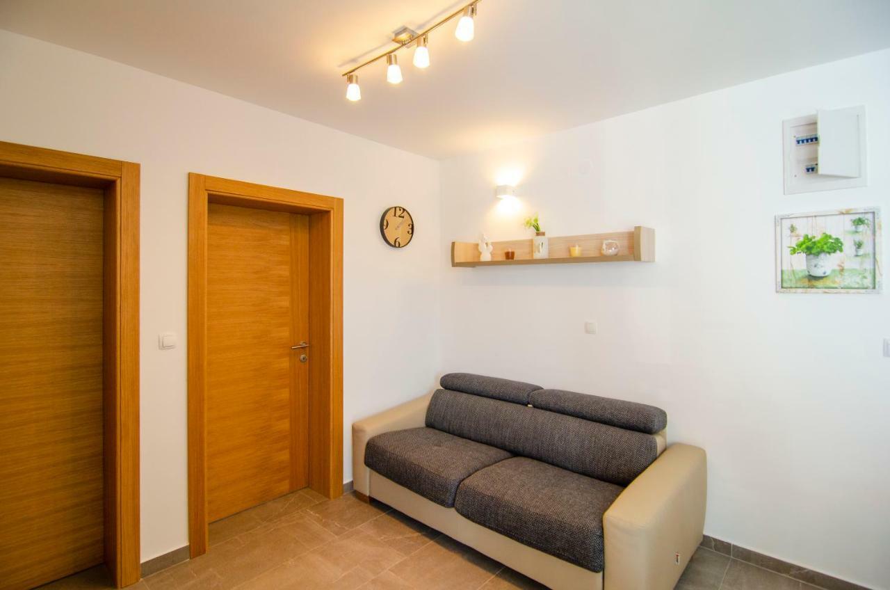 Apartment Sara 2 Bol