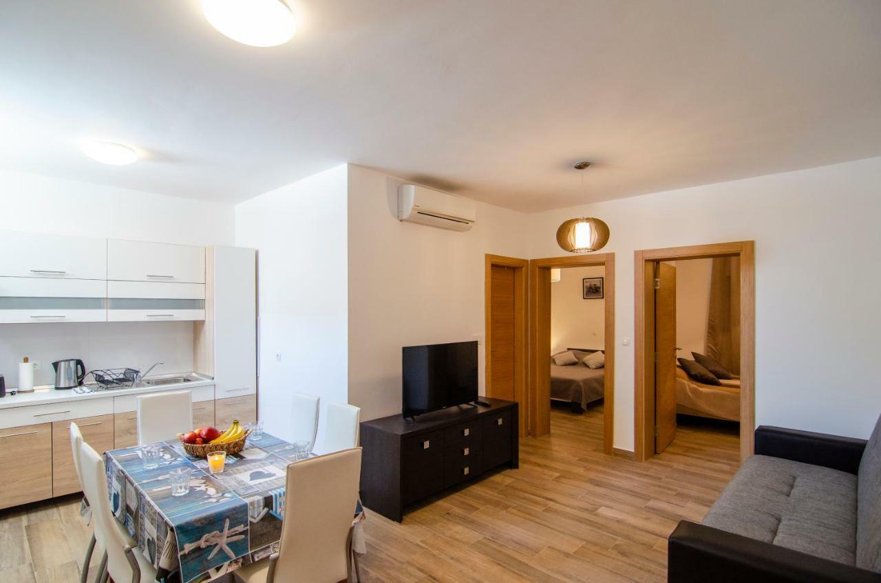 Apartment Sara 2 *