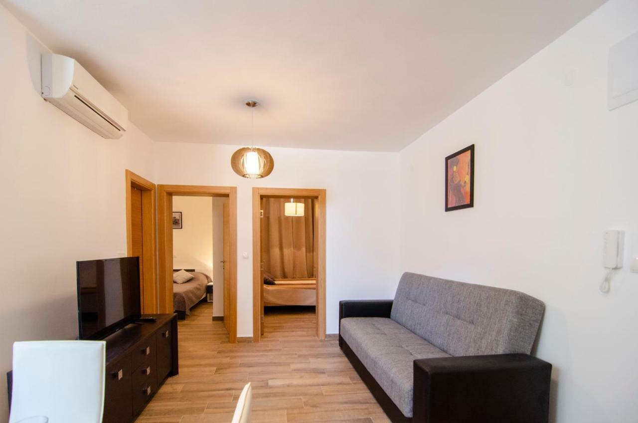 Apartment Sara 2 *