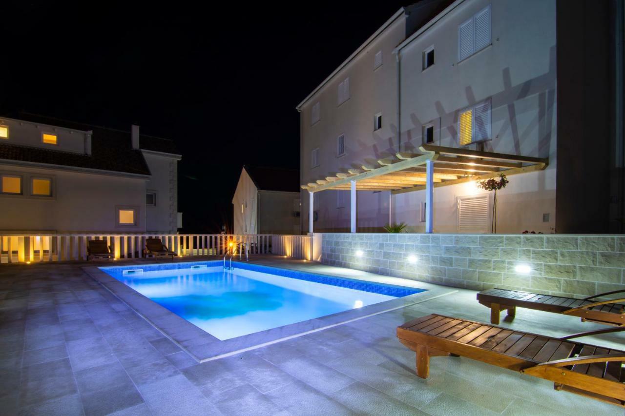 Apartma Sara 2 *
